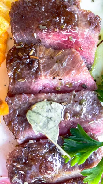 dana biftek salatası ile