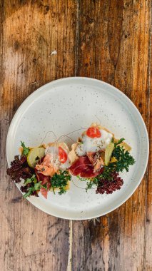 Sebzeli somon filetosu.