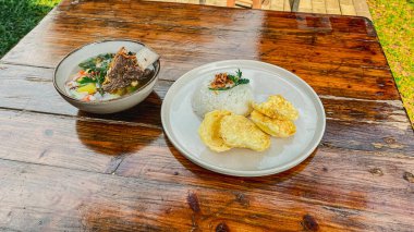 domuz eti ile pirinç çorbası