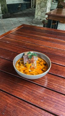 Lezzetli Asya yemeklerinin yakın görüntüsü