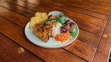 Kızarmış balığın mutfak fotoğrafı.