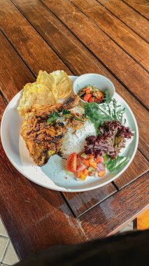 Kızarmış pilavın mutfak fotoğrafı.