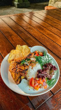 Sebzeli ızgara balık