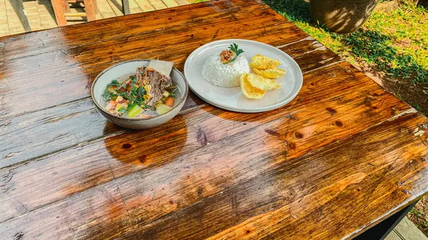 Lezzetli yiyeceklere yakın.