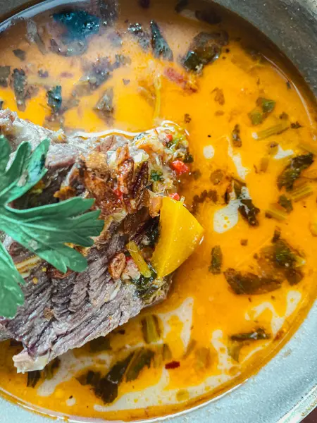 Lezzetli Asya yemeklerinin yakın görüntüsü