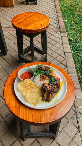 grilled rice with vegetables and sauce