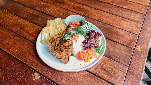 Sebzeli ızgara tavuk.