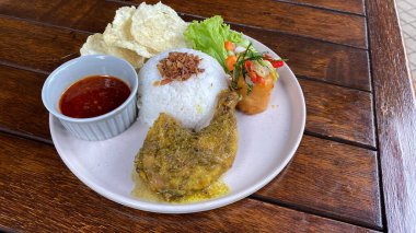 Endonezya tavuğu soslu kızarmış pilav, kızarmış pilav, Endonezya yemeği, Endonezya yemeği.