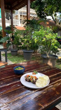 Lezzetli Asya yemeklerinin yakın görüntüsü