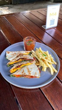 Kızarmış balığın mutfak fotoğrafı.