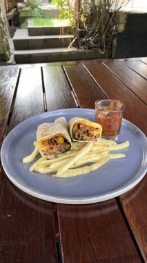 Meksika tacoları ve tavuğu.