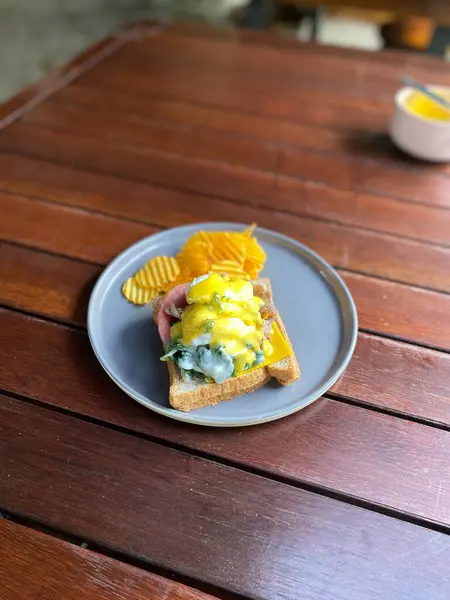 Lezzetli ve sağlıklı kahvaltı.