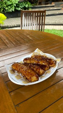 Lezzetli soslu ızgara domuz eti.