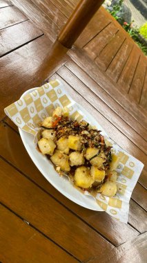 Kızarmış balığın mutfak fotoğrafı.