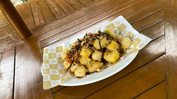 Lezzetli Asya yemeklerinin yakın görüntüsü