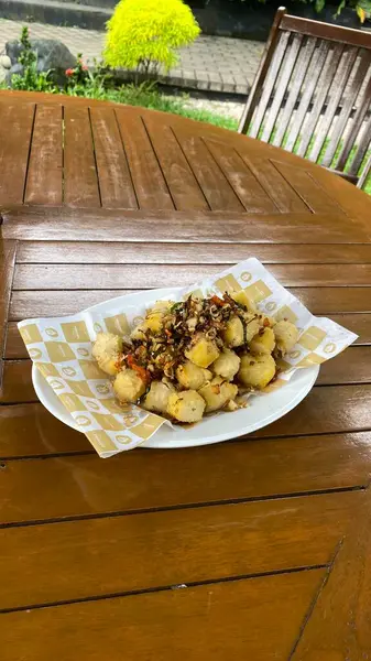 Izgara tavuk ve sebze.