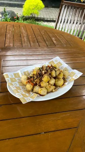 Sarımsak soslu ve baharatlı ızgara domuz eti.