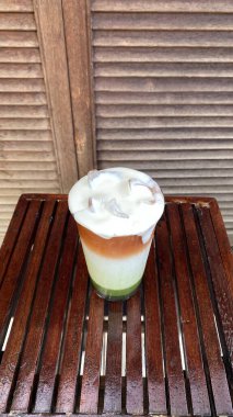 Lezzetli yiyeceklere yakın.