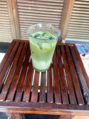 Bahçede yeşil çay