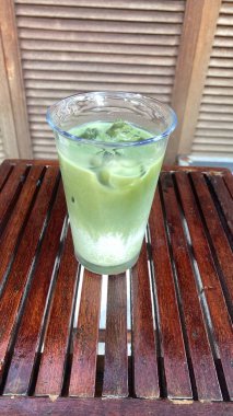 Dondurma ve limonlu yeşil çay