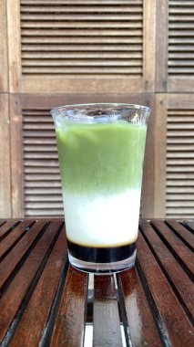 Yeşil nane ve buzlu buzlu çay.