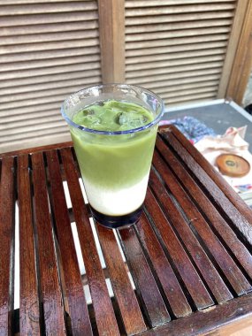 Masada limonlu ve buzlu yeşil çay