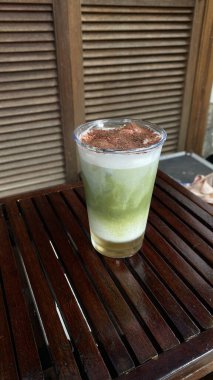 Çikolatalı ve naneli dondurma.