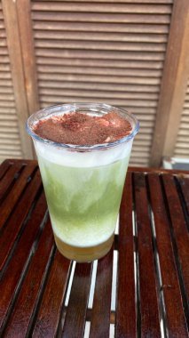 Naneli ve dondurmalı dondurma.