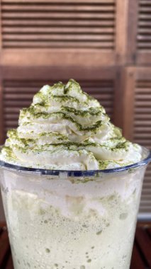 Masada nane yapraklı dondurma.