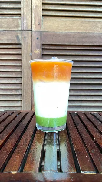 Hindistan cevizli, sütlü, dondurmalı, hindistan cevizli.