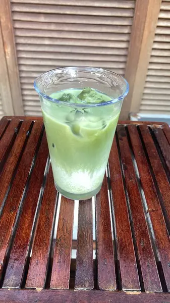 Dondurma ve limonlu yeşil çay