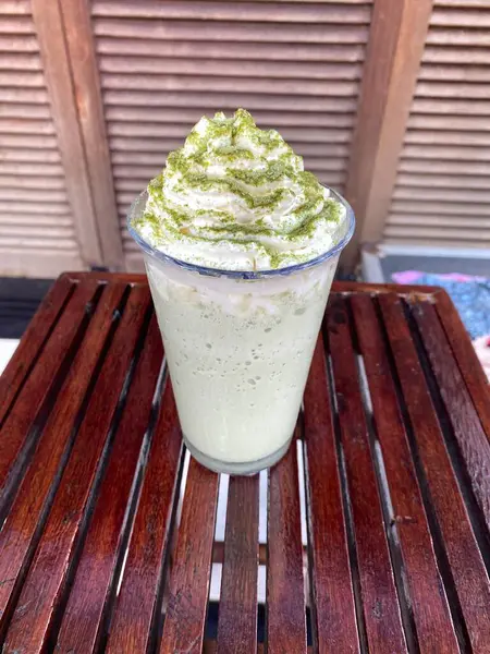 yeşil çay ve dondurma