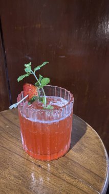 buzla kokteyl kırmızı