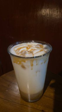 Lezzetli yiyeceklere yakın.