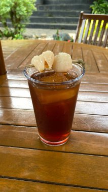 buzlu çay nane ve limon ile