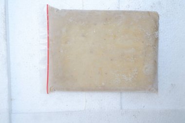 Mutfak masasının en üst görüntüsü..