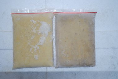 Dükkandaki plastik poşetler.