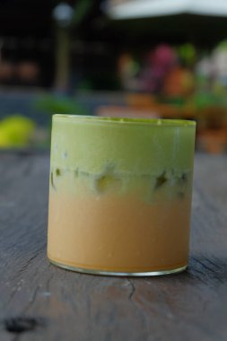 yeşil çay matcha latte cam