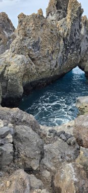 Deniz kıyısının güzel manzarası