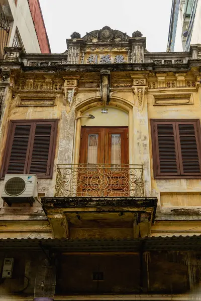 Vietnam 'da tipik bir ev cephesi.