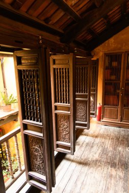 Hanoi, Vietnam 'daki Ma May Antik Evi' nin içinde. Burası yaşlı bir tüccarın evi.