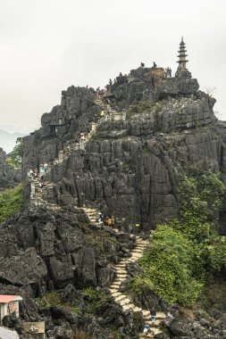 Hang Mua Bakış açısı veya Nui Ngoa Long (Yalancı Ejder Dağı) Ninh Binh, Vietnam