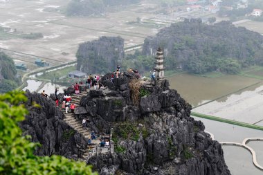 Hang Mua Bakış açısı veya Nui Ngoa Long (Yalancı Ejder Dağı) Ninh Binh, Vietnam