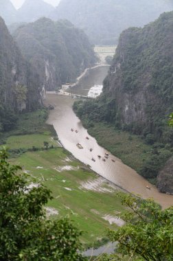 Hang Mua Bakış açısı veya Nui Ngoa Long (Yalancı Ejder Dağı) Ninh Binh, Vietnam