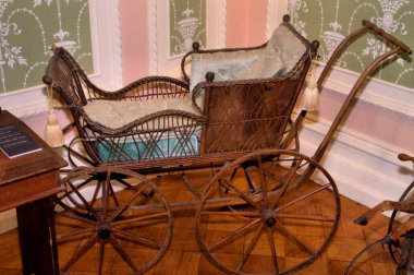 Viktorya dönemi bebek arabaları