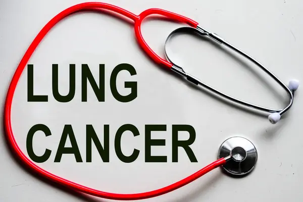 Akciğer kanseri ve steteskop.
