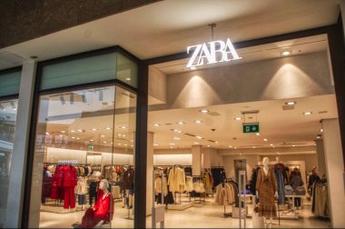 Dublin İrlanda 'da bir ZARA mağazası