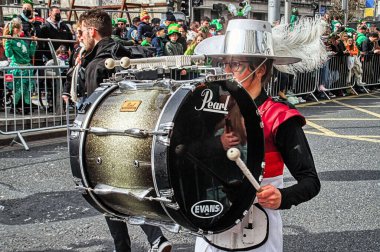 Dublin İrlanda 'da Aziz Patrick Günü geçit töreni