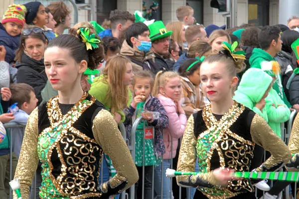 Dublin İrlanda 'da Aziz Patrick Günü geçit töreni