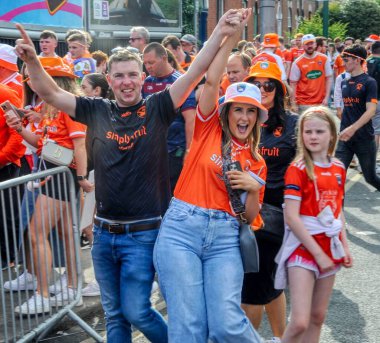 Dublin İrlanda 'daki Croke Park' ın dışındaki GAA Armagh futbol taraftarları 2024 'te İrlanda Sam MacGuire Kupası' nı kazandılar.